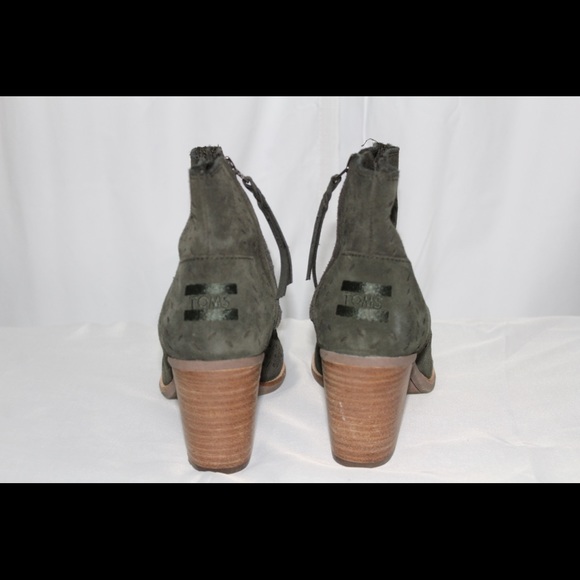 Tom’s Booties - Picture 2 of 2